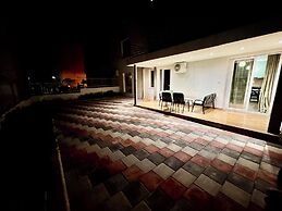 Aisha Apartment