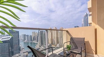 Vogue | JW Marriott Marina | Direct Access to Marina Mall