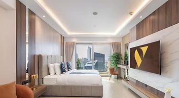 Vogue | JW Marriott Marina | Direct Access to Marina Mall