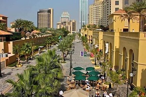 Vogue | JW Marriott Marina | Direct Access to Marina Mall