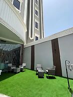 Pearly Hotel