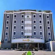 Pearly Hotel
