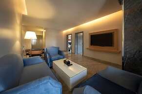 Pearly Hotel