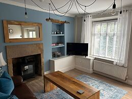 Charming Holiday Retreat in Derbyshire Countryside