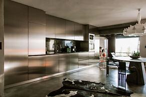 Luxury Waterfront Loft With Panoramic Views