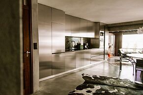 Luxury Waterfront Loft With Panoramic Views
