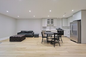 Modern Masterpiece Luxury 6 Bedroom Home