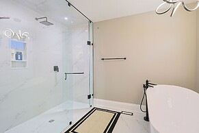 Modern Masterpiece Luxury 6 Bedroom Home