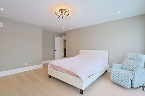 Modern Masterpiece Luxury 6 Bedroom Home