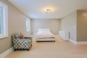 Modern Masterpiece Luxury 6 Bedroom Home