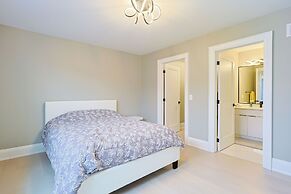 Modern Masterpiece Luxury 6 Bedroom Home