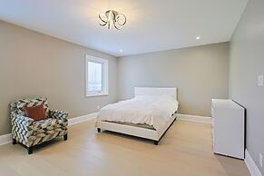 Modern Masterpiece Luxury 6 Bedroom Home