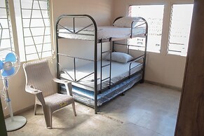 Hostel YEK