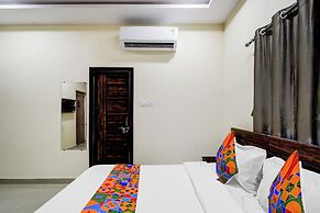 Fabhotel Golden City Inn