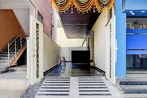 Fabhotel Golden City Inn