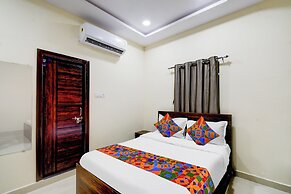 Fabhotel Golden City Inn
