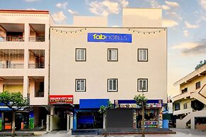 Fabhotel Golden City Inn