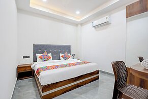 Fabhotel Apple Tree