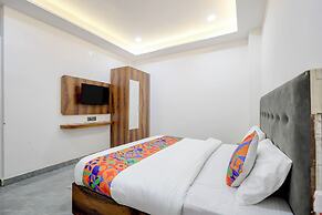 Fabhotel Apple Tree