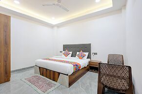 Fabhotel Apple Tree