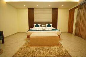 Blue Lagoon Inn Resort