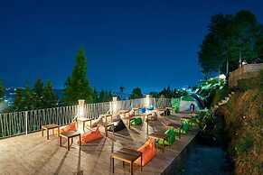 Luxcamp Bukit Damar - Puncak By Horison