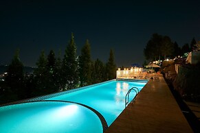 Luxcamp Bukit Damar - Puncak By Horison