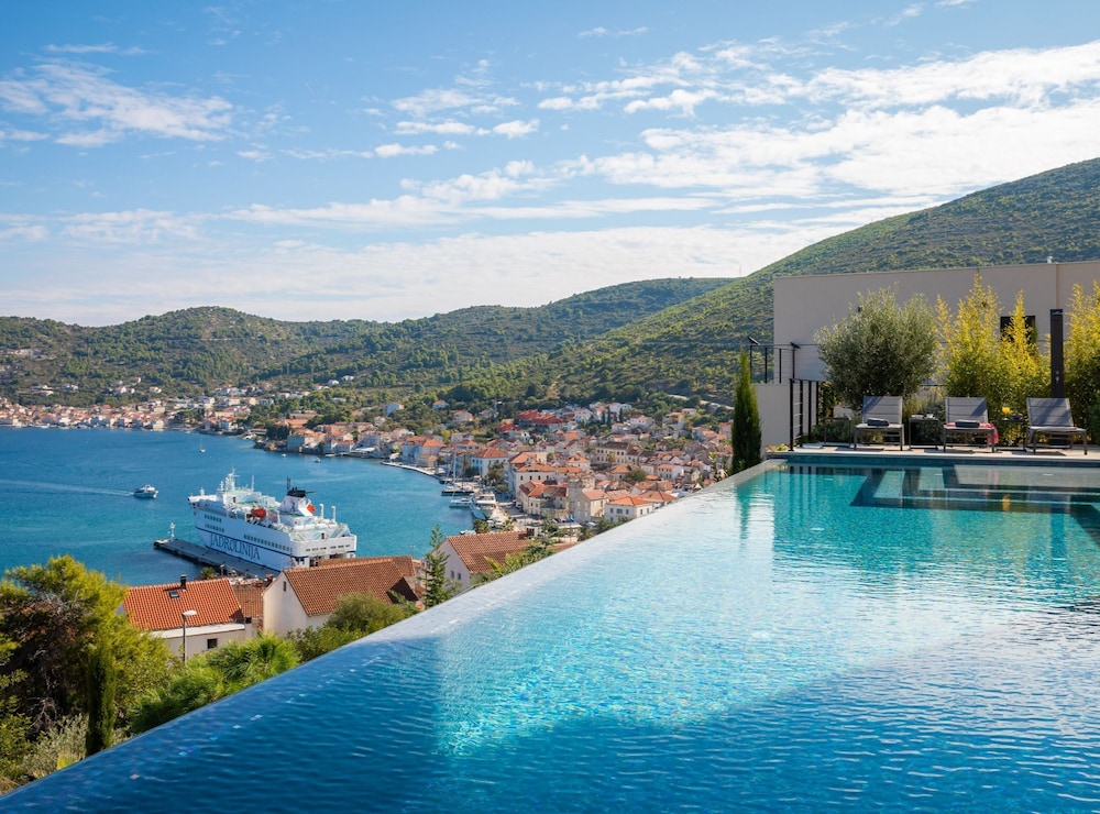 Breathtaking Villa Vis