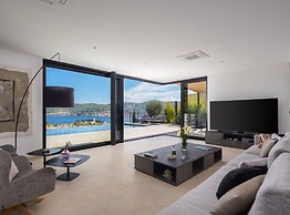 Breathtaking Villa Vis