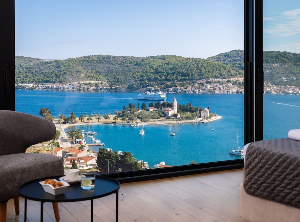 Breathtaking Villa Vis