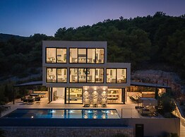 Breathtaking Villa Vis