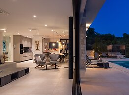 Breathtaking Villa Vis