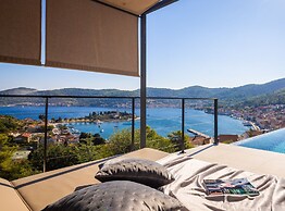 Breathtaking Villa Vis