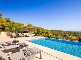 Breathtaking Villa Vis