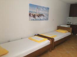 Apartments Aleksić, Bečići