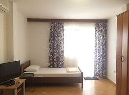 Apartments Aleksić, Bečići