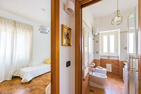 Capodimonte Woods Retreat - Private Parking
