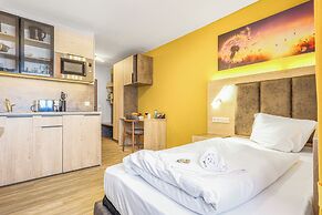 XZLLENZ Hotel