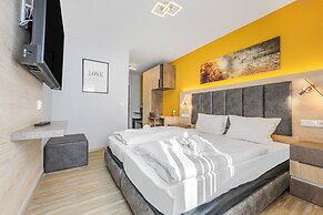 XZLLENZ Hotel