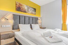 XZLLENZ Hotel
