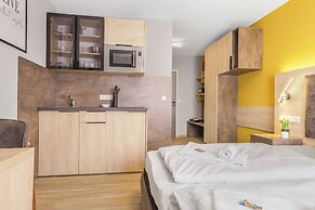XZLLENZ Hotel