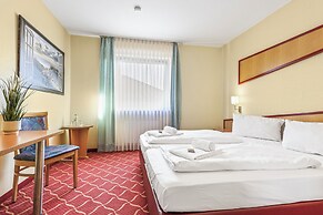 XZLLENZ light Hotel