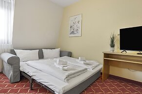 XZLLENZ light Hotel