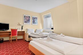 XZLLENZ light Hotel
