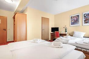 XZLLENZ light Hotel