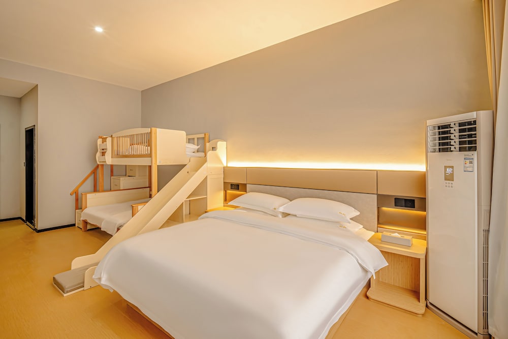 Jingdezhen Ruchu Hostel - Tao Xichuan