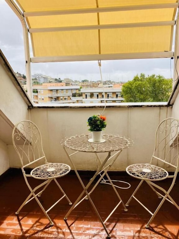 Elegant Penthouse - Metro Conca d'Oro