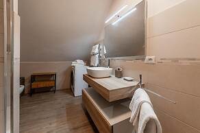 Elegant Penthouse - Metro Conca d'Oro