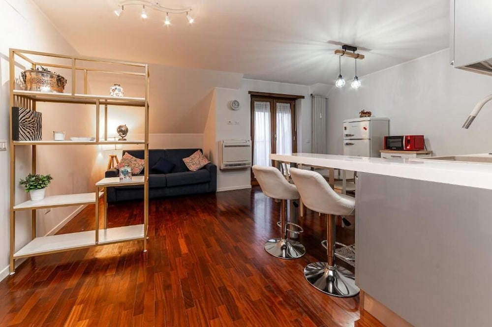 Elegant Penthouse - Metro Conca d'Oro