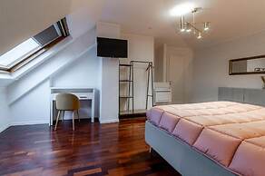 Elegant Penthouse - Metro Conca d'Oro